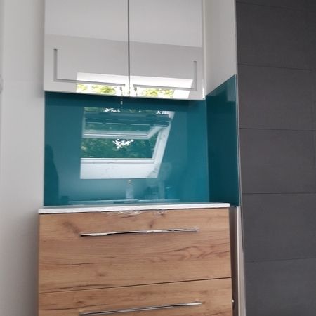 Rückwandverglasung an einem Waschbecken